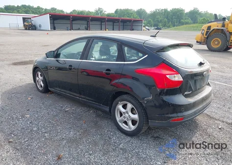 2012 Ford Focus Titanium z USA, uszkodzony, nr VIN 1FAHP3N28CL225852